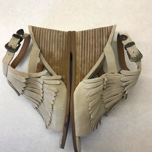 Very Volatile Fringe Wedge - Picture 3 of 9